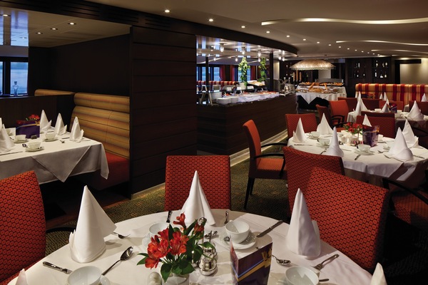 AmaWaterways PRIMA_Restaurant.jpg